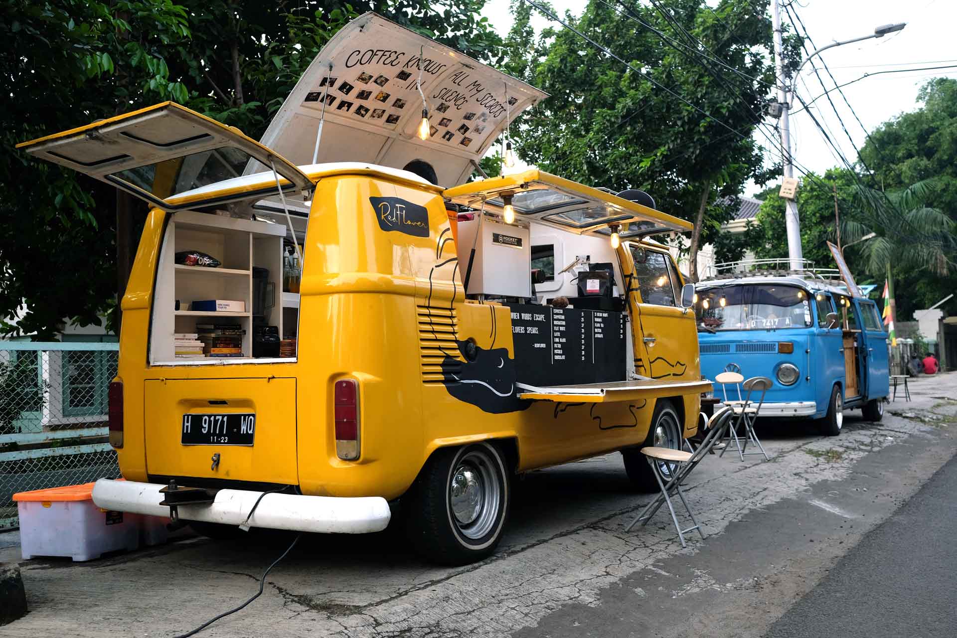 Red Flover Keseruan Berjualan Kopi Dengan Vw Kombi Cikopi